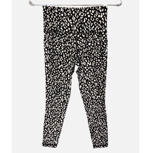 Athleta Salutation Stash Pocket II Cheetah 7/8 Leggings XS NWOT